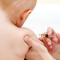 Дети становятся восприимчивыми к ветряной оспе раньше, чем получают вакцину